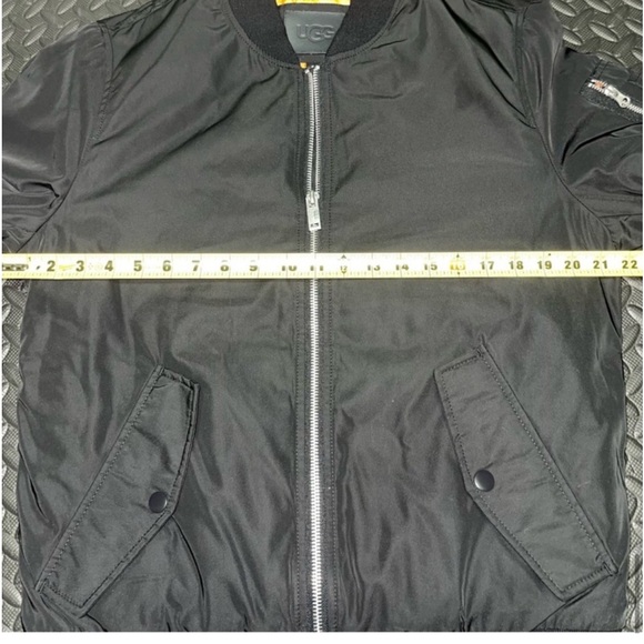 UGG Freddie Bomber Jacket Water Resistant Black Size Small - Picture 8 of 9